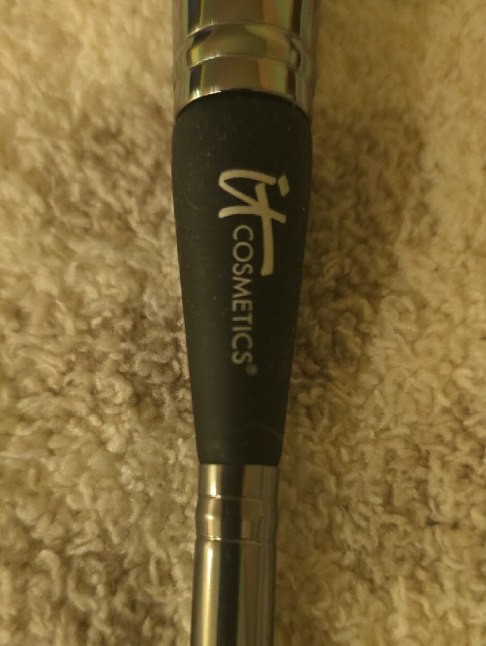 iT Cosmetics Heavenly Luxe No 7 All Over Complexion Perfection Brush ~ Brand NEW - Picture 3 of 3
